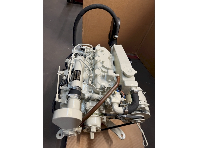 Universal Kubota 5424 Marine Diesel Engine Package
