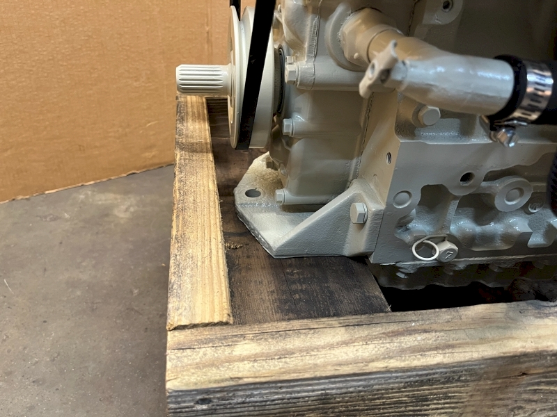 Universal 5424 Marine Diesel Engine