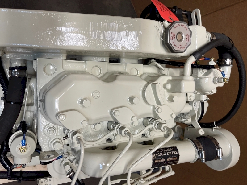 Universal 5424 Marine Diesel Engine