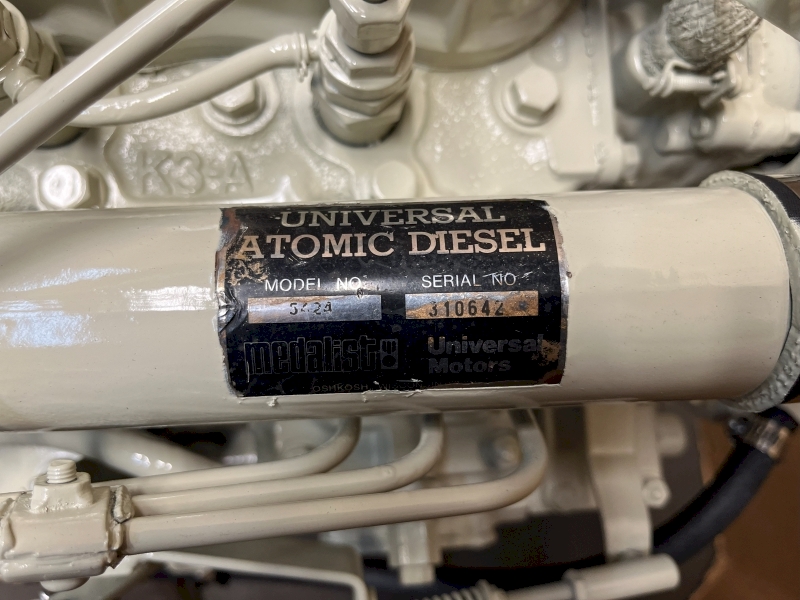 Universal 5424 Marine Diesel Engine